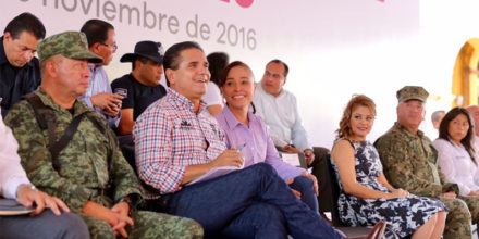 para-hacer-de-tepalcatepec-una-comunidad-modelo-se-invertiran-40-mdp