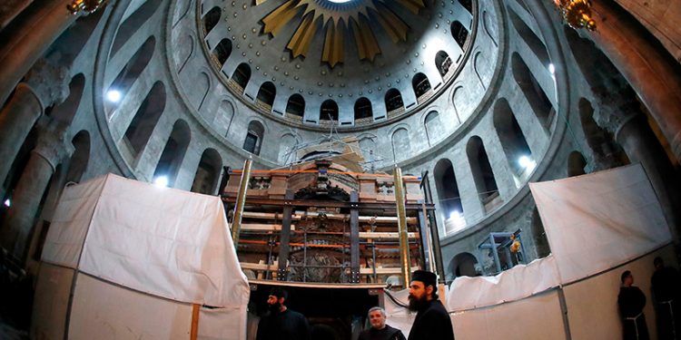 reabren-tumba-de-cristo-de-mas-de-461-anos-3