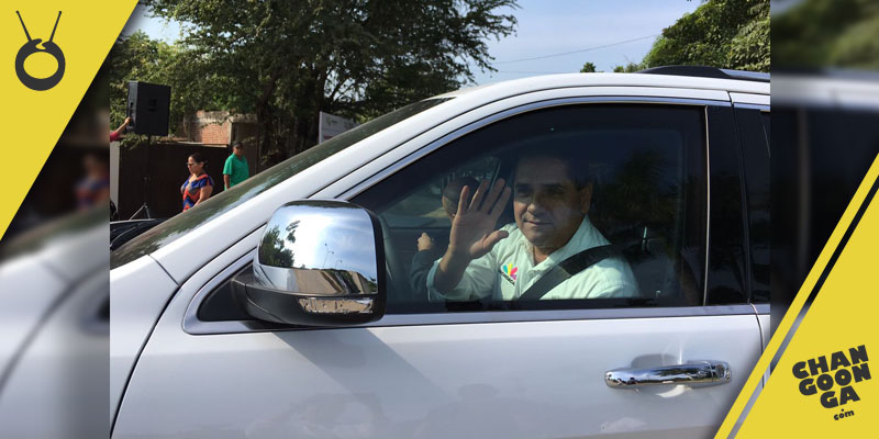 silvano-aureoles-manejando