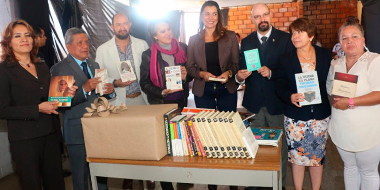 universidades-donan-libros-a-ceresos-femenil-de-michoacan-2