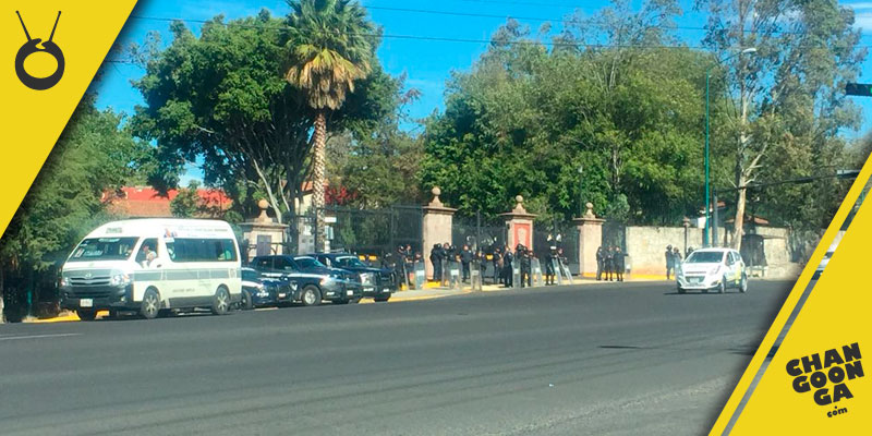 granaderos-casa-de-gobierno-2