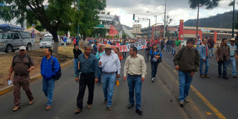 marcha-cnte-morelia-camelinas-victor-zavala