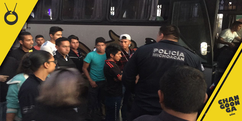 enfrentan-policías-normalistas-marcha-gasolinazo-Morelia