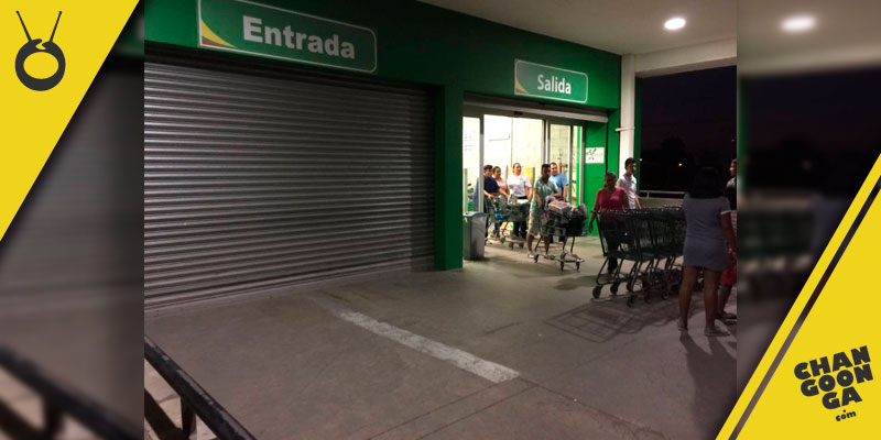 entrada-salida-tienda-Aurrera