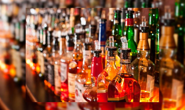 alcohol-bar-botellas