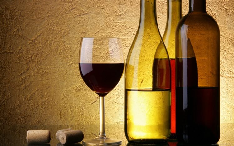 vinos licores alcohol botellas