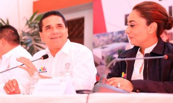 Silvano-Aureoles-10