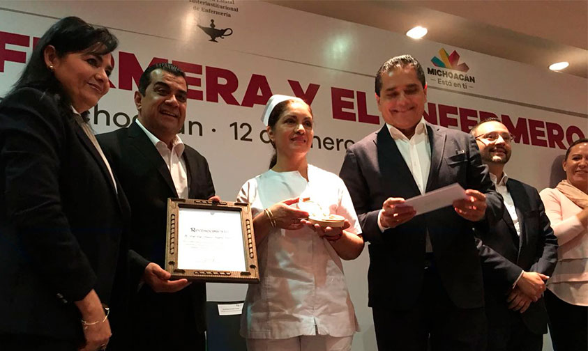 reconocimiento-enfermera-Silvano-Aureoles