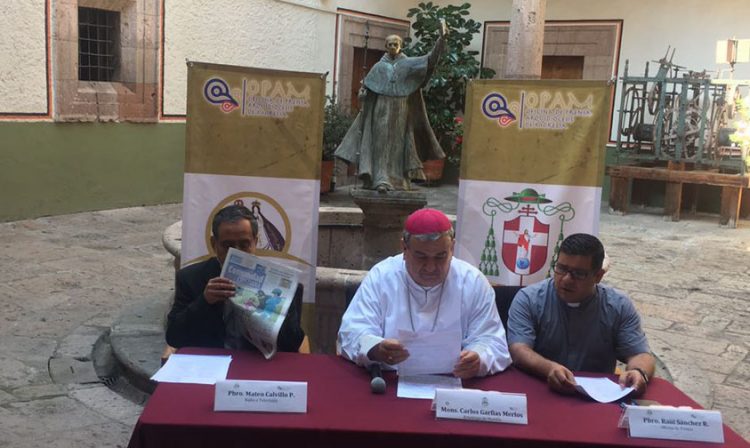 mujeres iglesia Católica Morelia
