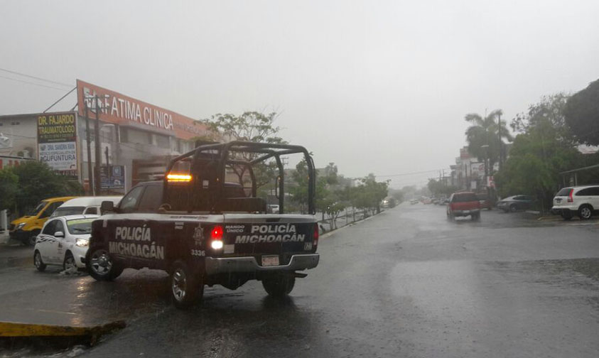 policía Michoacán tormenta tropical