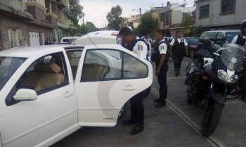 Jetta Blanco robo Morelia Policías