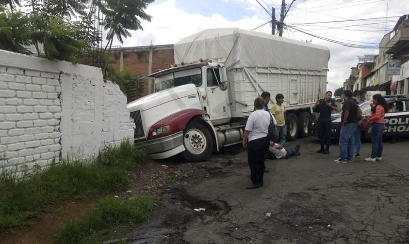 camión barda mercado de abastos Morelia b