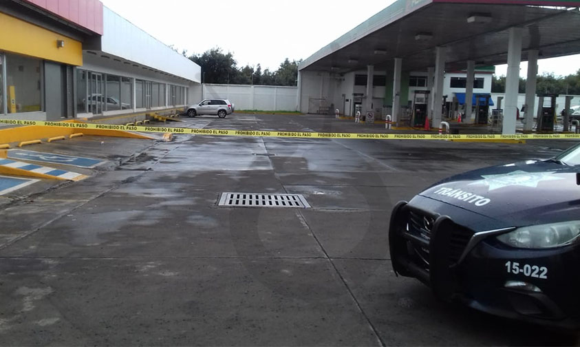 hombre muerto gasolinera Uruapan