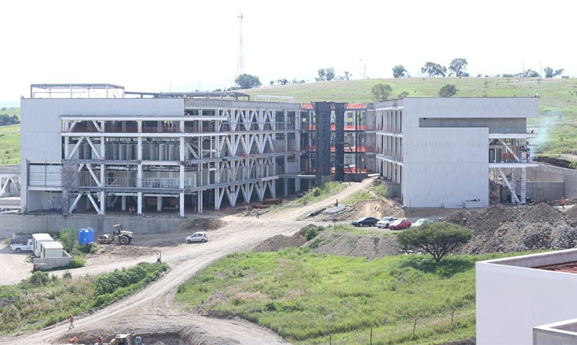 hospitales civil e infantil construcción Michoacán