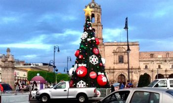 árbol coca cola navideño Morelia
