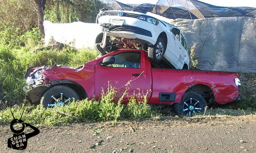 Los-Reyes-accidente-autos-Michoacán-a