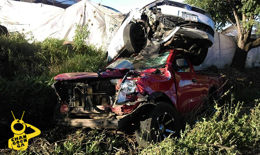 Los-Reyes-accidente-autos-Michoacán-a