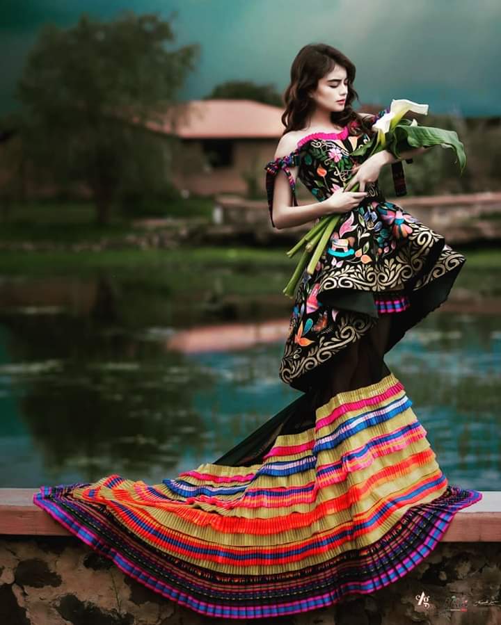 Dise adora Michoacana Confecciona Vestido Anhelando Obsequiar A