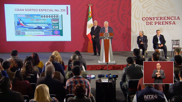 AMLO Pide Que Le Compren Cachitos De Lotería: “Es Para Una Causa Noble”