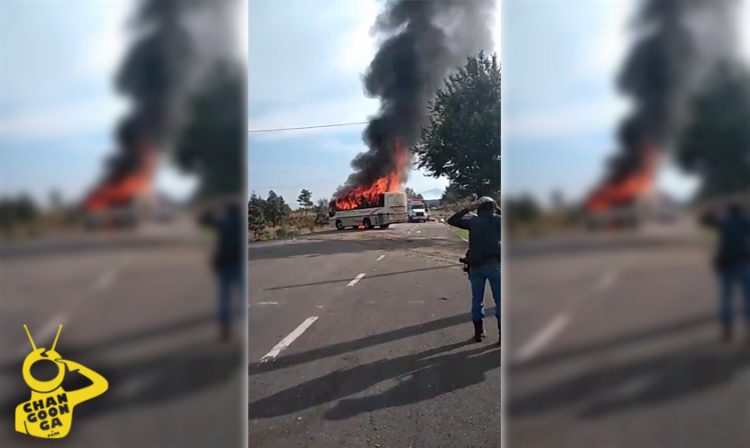 #Michoacán Queman Camión Y Cierran Carretera; Exigen Seguridad Para Ciudadanos