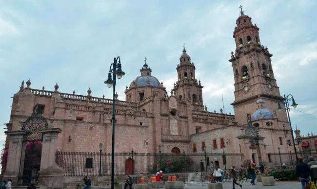 El Arzobispo de Morelia, Carlos Garfias Merlos, dio a conocer la programación de las misas