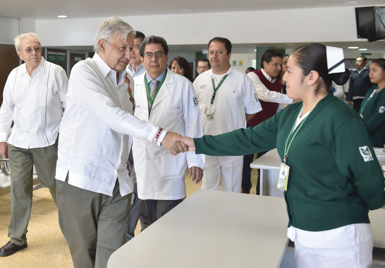 Trabajadores De Salud Tendrán Seguro Médico Gratis, Promete Gobierno