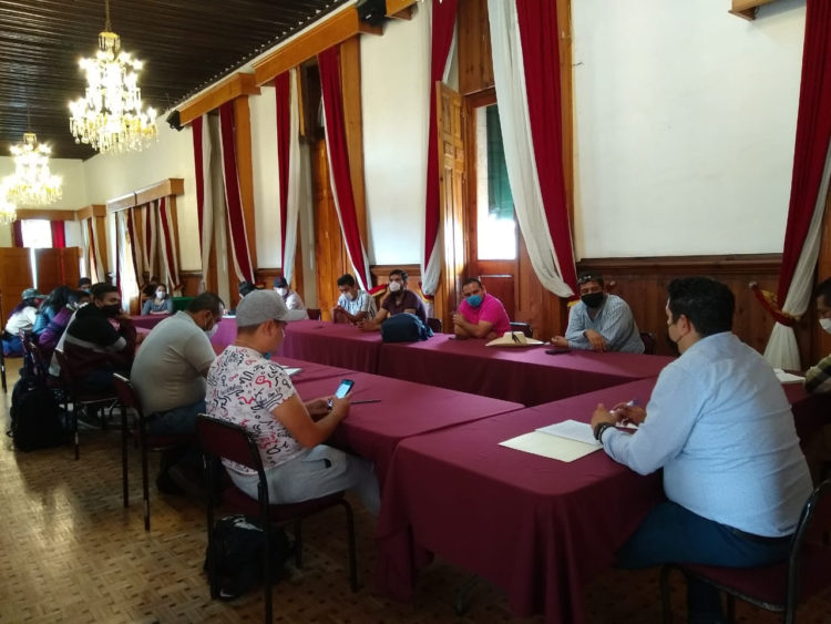 #Michoacán Antonio Madriz Sostiene Encuentro Con Normalistas En Beneficio De Educación