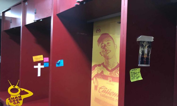 #Morelia Nomas Dejaron Unas Fotos Y Unos Recaditos De Los Jugadores En El 'Morelos''