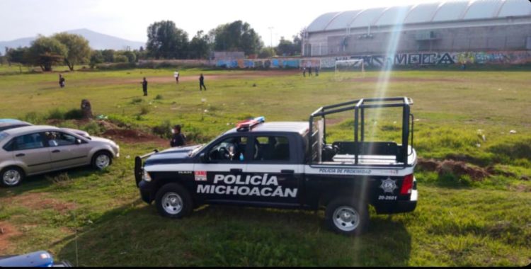 #Morelia Policías Dispersan A 300 Morros Que Jugaban Futbol En Los Ejidos