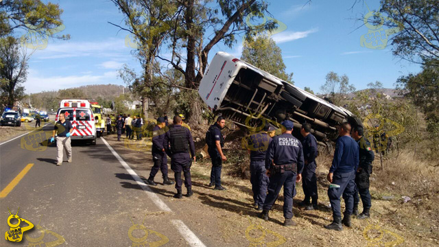 volcadura-camion-policias-SSP-Mil-Cumbres-5