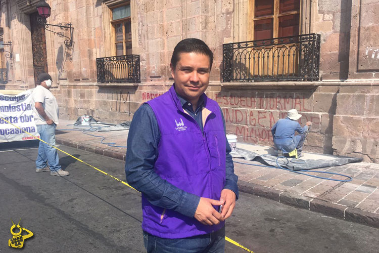 funcionario-ayuntamiento-morelia-limpia-pintas