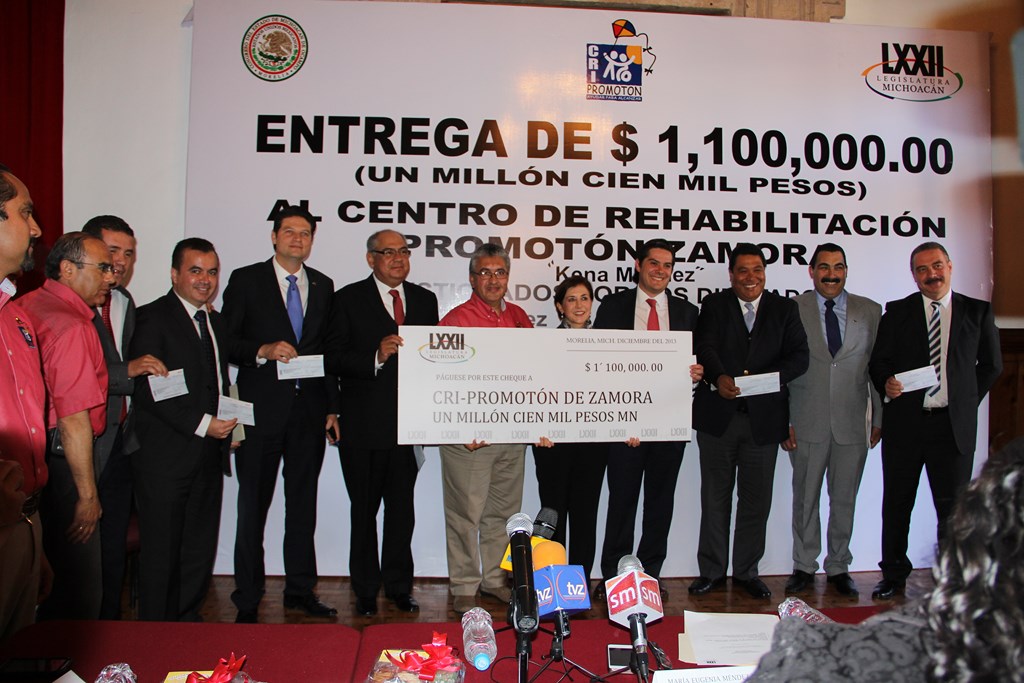 Donan 1.1 mdp al Centro de Rehabilitación Promotón Zamora Michoacán