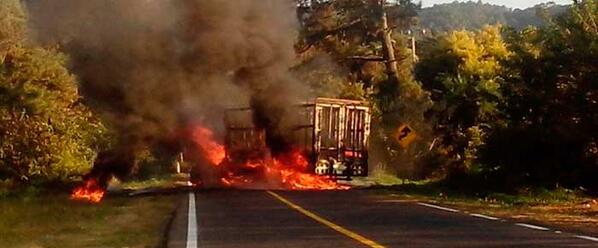 quema de camión carretera uruapan lombardía