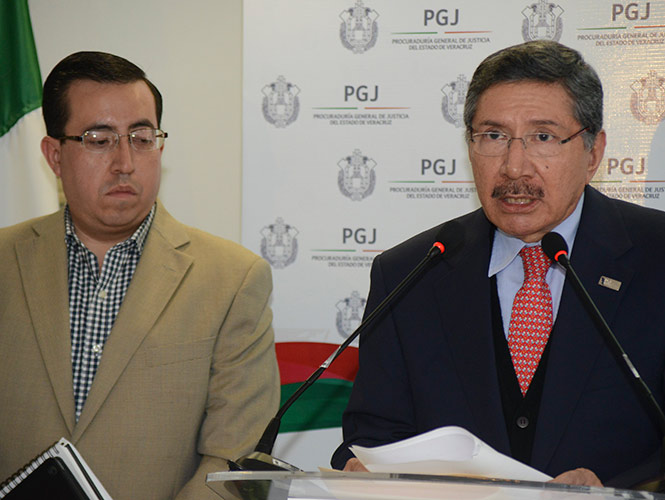Amadeo Flores Espinosa renuncia como procurador de Veracruz