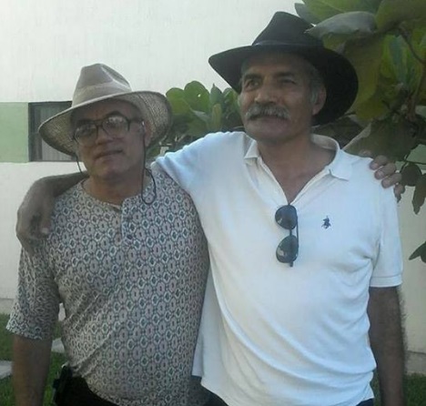 Enrique Hernández, líder de las autodefensas de Yurécuaro con José Manuel Mireles