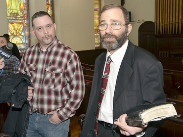 Una iglesia de New York hoy sorteó un rifle AR-15 entre sus fieles