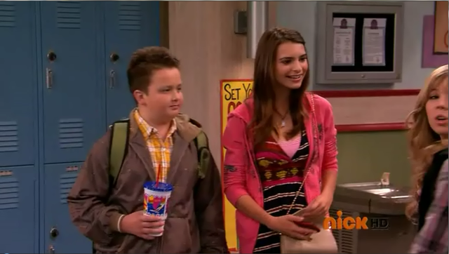 actriz i carly desnuda 2