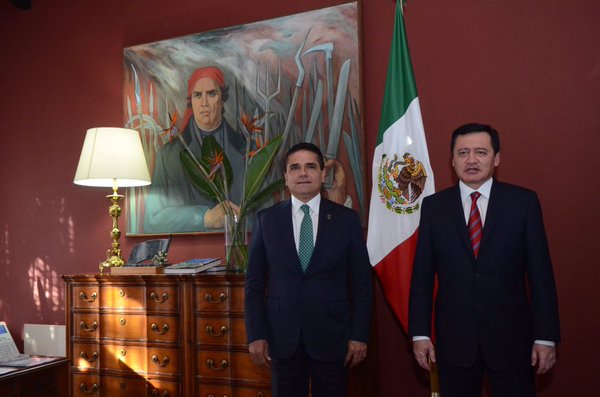 Osorio Chong en su visita esta tarde al gobernador Silvano Aureoles / Foto: Gobierno de Mixchoacán