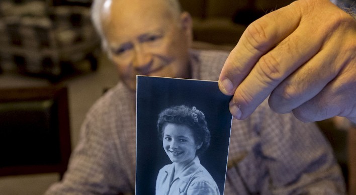 hombre ex novia 70 años
