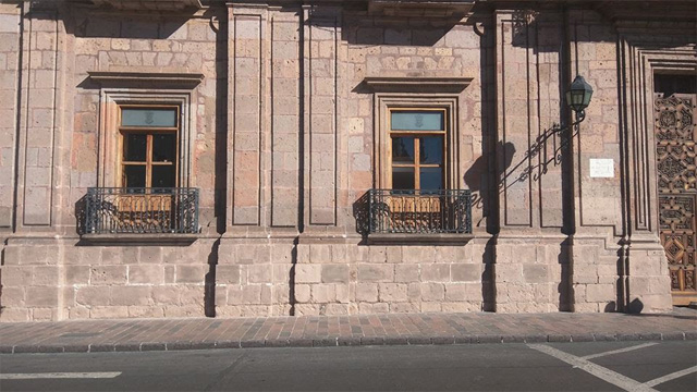 Palacio-de-Gobierno-Morelia-limpio-sin-grafitis