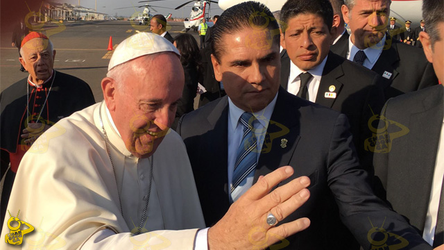Papa-Francisco-en-Morelia-con-Silvano-Aureoles