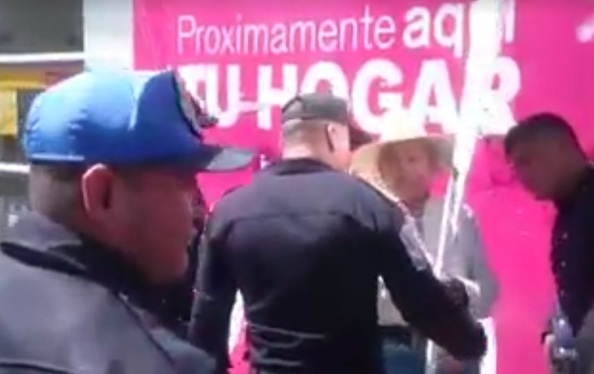 detienen anciano manifestación papa