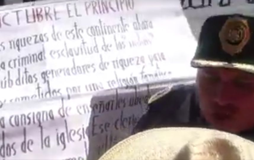 detienen anciano manifestación papa 2