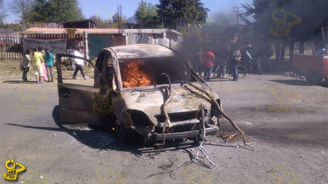 incendio-vehiculo-Nahuatzen-Michoacan-4