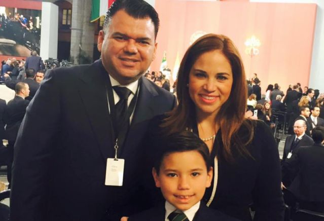 senadora hijo papa 3