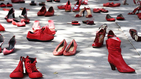 zapatos rojos desaparecidas mujeres