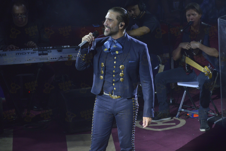 alejandro-fernandez-en-morelia-2