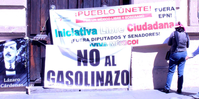 Manifestantes-Congreso-del-estado-Morelia-Gasolinazo