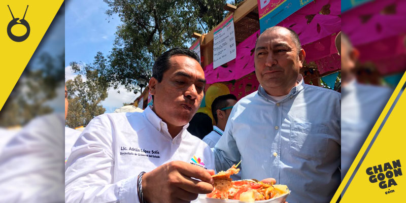 Adrian-Lopez-Solis-comiendo
