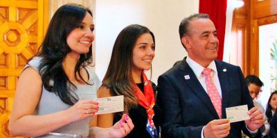Adriana-Hernandez-y-Pascual-Sigala-Cruz-Roja